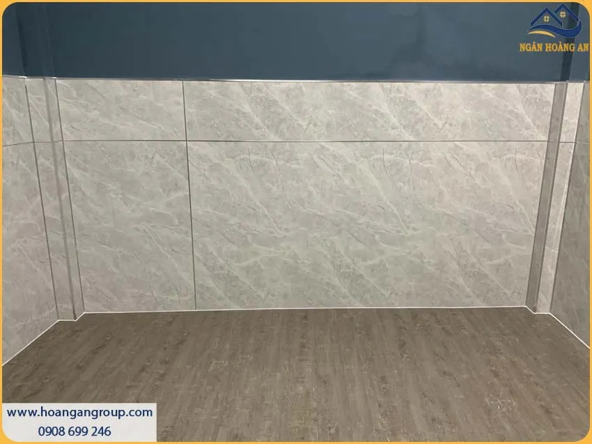 Căn Hộ Thi Công Ốp Tường Bằng PVC Giả Đá Hobiwood Giá Thành Rẻ